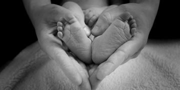 Mastering the Art of Baby Swaddling: Expert Techniques for Safe and Soothing Sleep