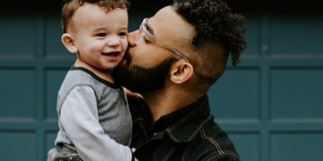 23 creative parenting hacks for single moms and dads with little kids