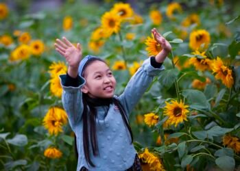 Get Moving: The Ultimate Guide to Keeping Kids Active and Healthy