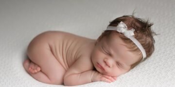 Understanding the Telltale Signs of Newborn Jaundice: Recognizing Symptoms for Early Detection and Treatment