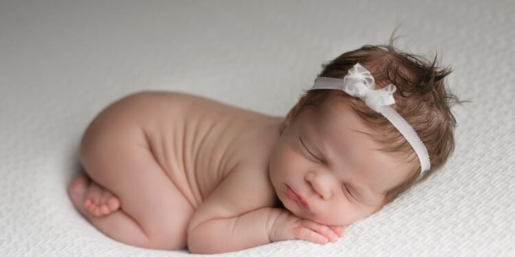 Understanding the Telltale Signs of Newborn Jaundice: Recognizing Symptoms for Early Detection and Treatment