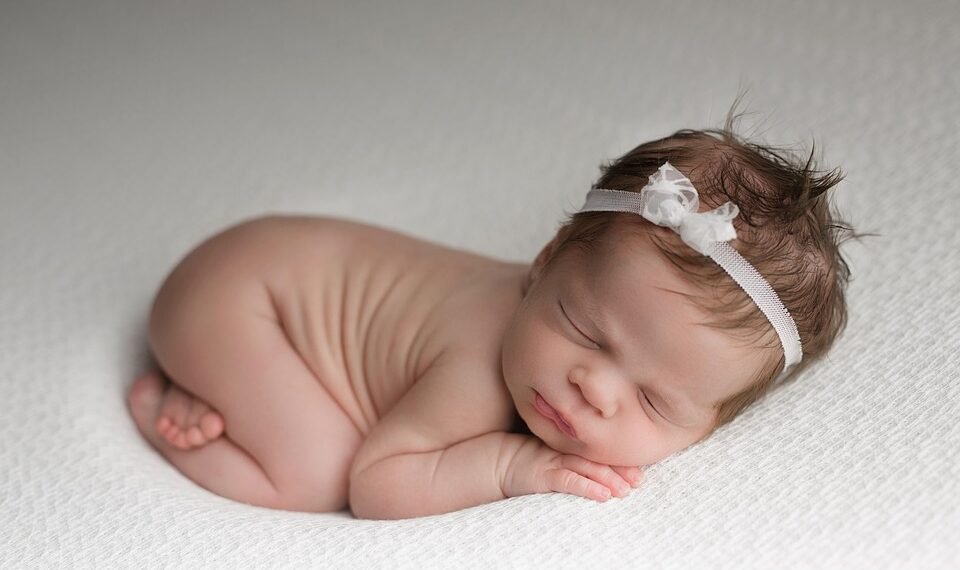 Understanding the Telltale Signs of Newborn Jaundice: Recognizing Symptoms for Early Detection and Treatment