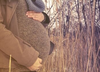 Unveiling the Telltale Signs: Navigating Pregnancy Symptoms with Ease