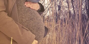 Unveiling the Telltale Signs: Navigating Pregnancy Symptoms with Ease
