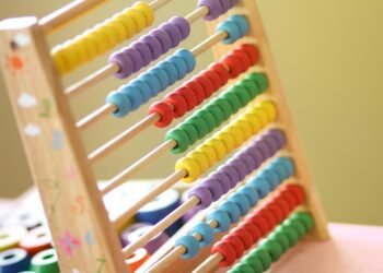 Building Bright Minds: The Power of Reading Together with Your Children