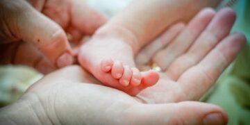 The Ultimate Guide to Mastering Baby Swaddling: Expert Techniques for a Peaceful Night&rsquo;s Sleep