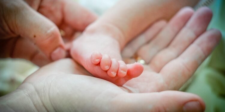 The Ultimate Guide to Mastering Baby Swaddling: Expert Techniques for a Peaceful Night&rsquo;s Sleep