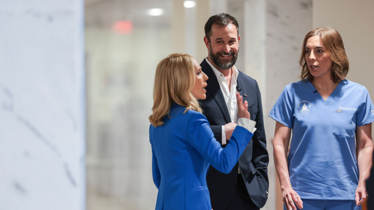 ‘The Pitt’ Fans Fire Back at Noah Wyle’s ‘Wildly Offensive’ Comment About Moms Working in Hospitals
