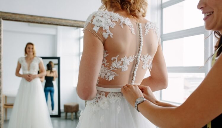 Woman Is Accused of ‘Catfishing’ on Wedding Day With Padding for Hourglass Figure