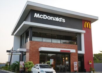 Mom Pulls Into McDonald’s To Change Her Baby & Finds the Same Problem Twice